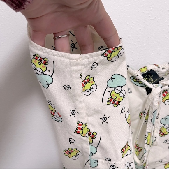 KEROPI By Sanrio Milkmaid Blouse Top Smocked Back In Cream Size XL - Picture 6 of 8